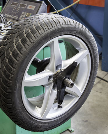 Reifenwechsel Kall Kfz-Werkstatt - Bild